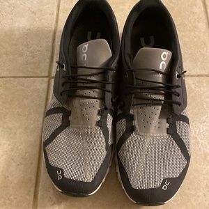 Mens ON men’s shoes. Size 13